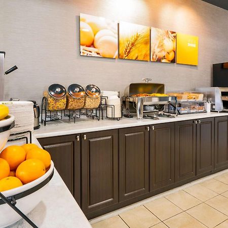 Comfort Hotel & Suites Peterborough Eksteriør billede