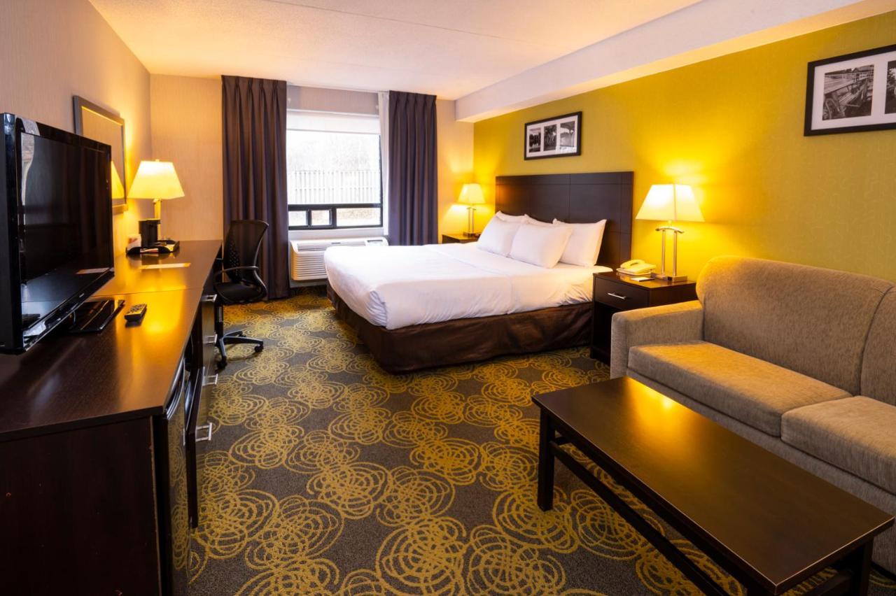 Comfort Hotel & Suites Peterborough Eksteriør billede