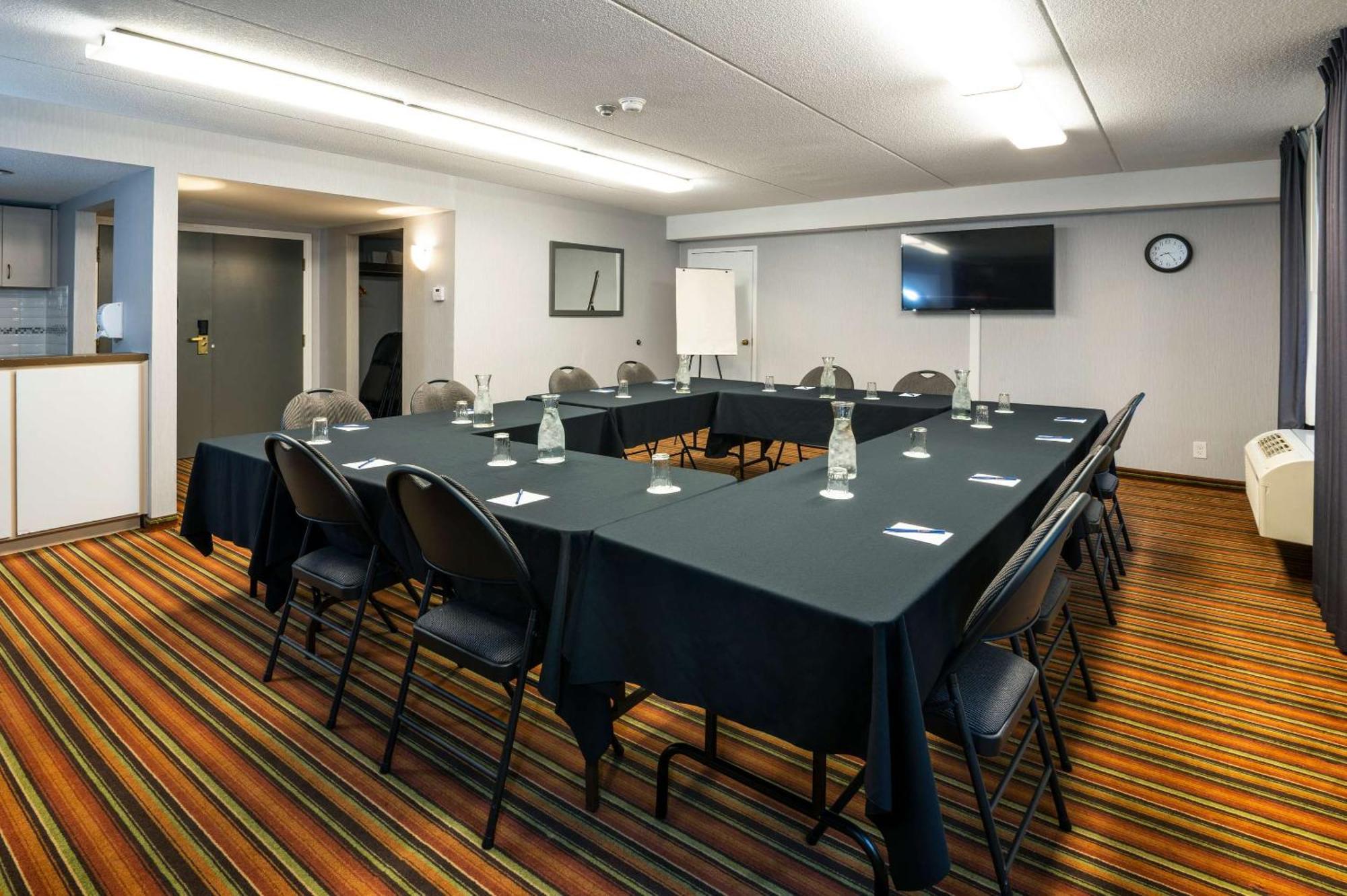 Comfort Hotel & Suites Peterborough Eksteriør billede