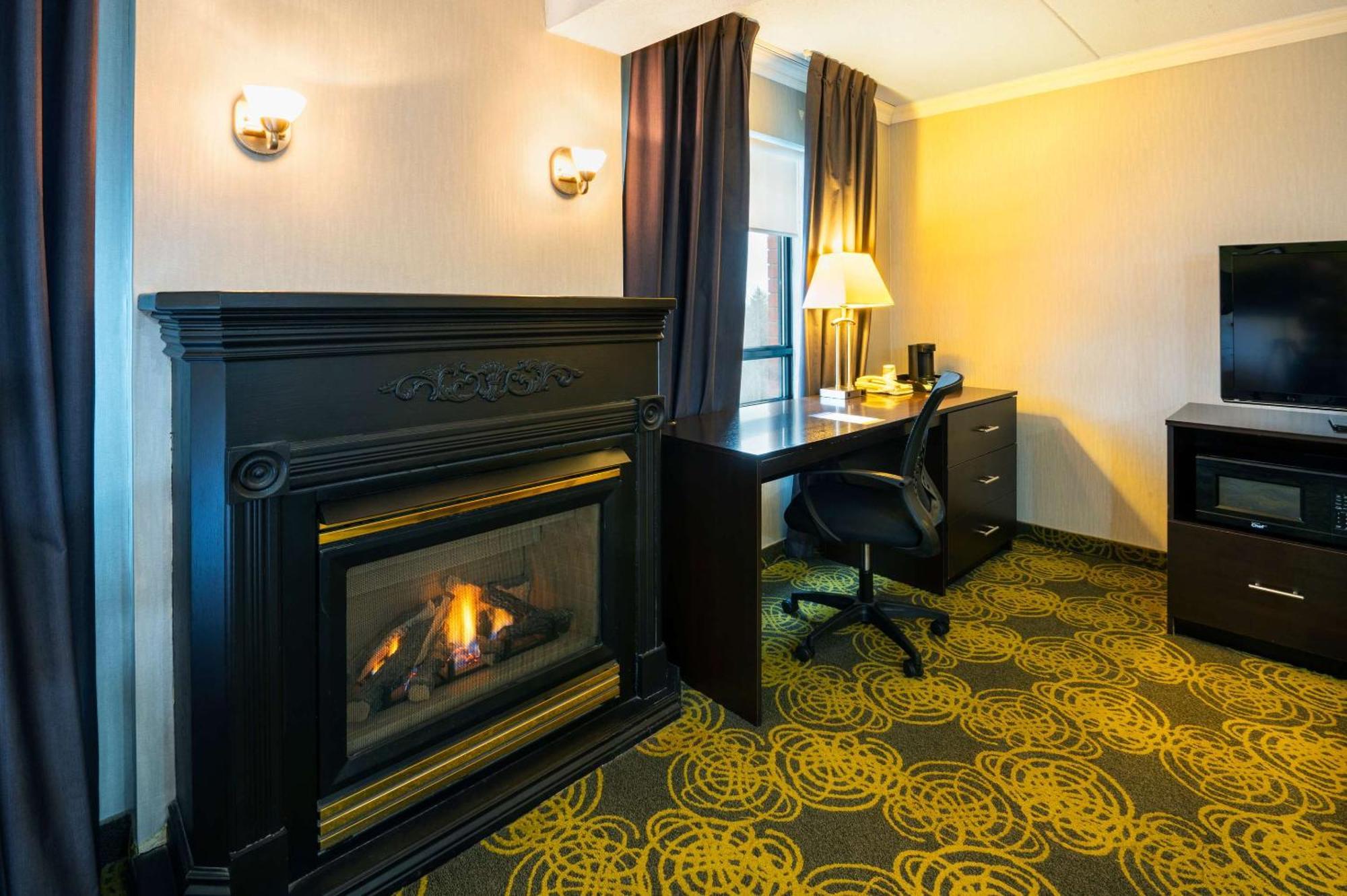 Comfort Hotel & Suites Peterborough Eksteriør billede