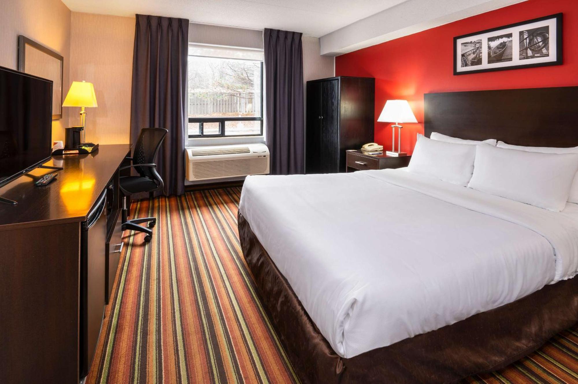 Comfort Hotel & Suites Peterborough Eksteriør billede