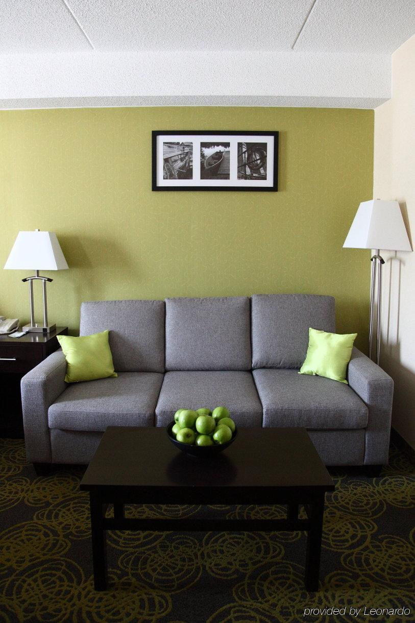 Comfort Hotel & Suites Peterborough Eksteriør billede