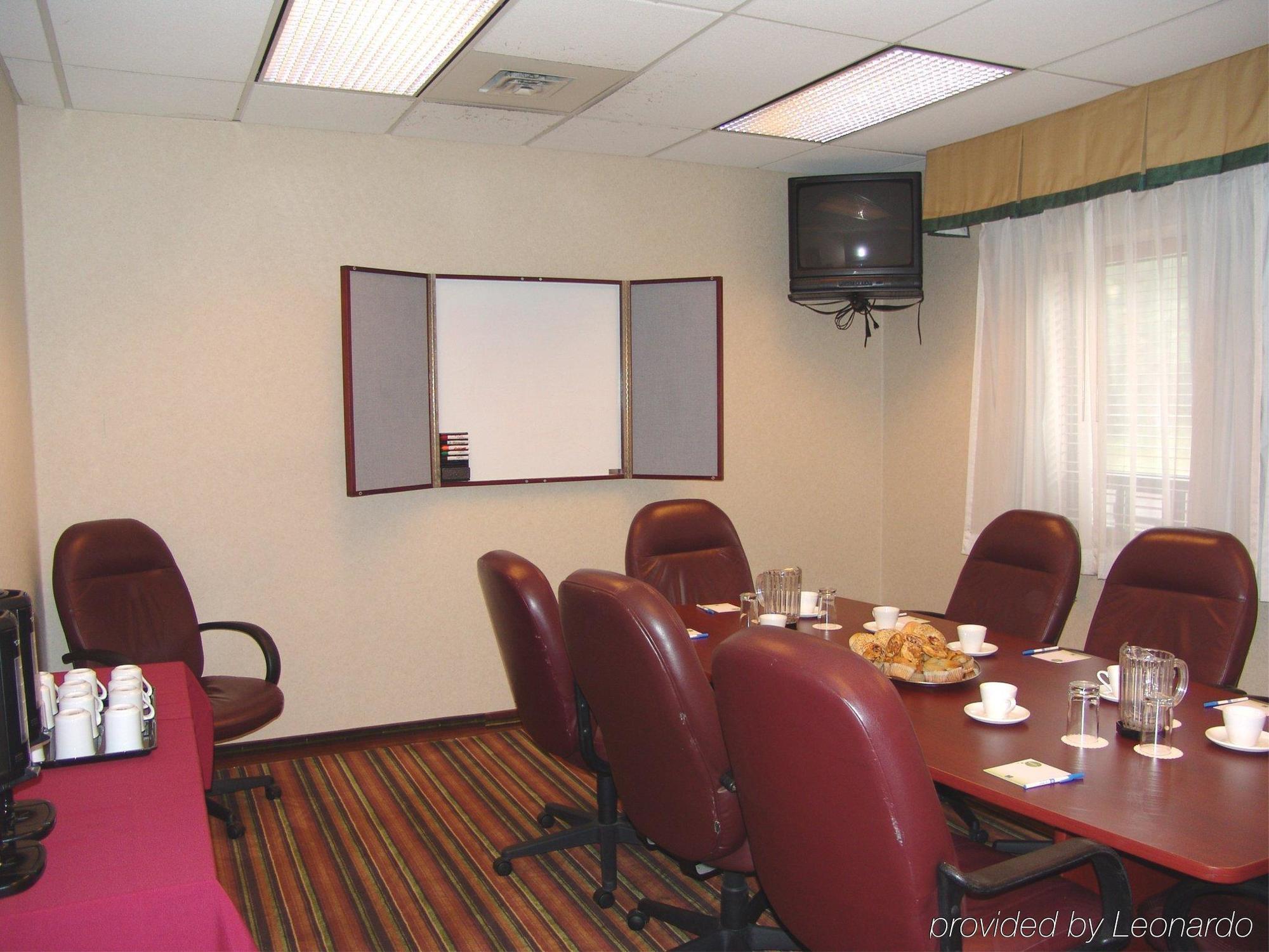Comfort Hotel & Suites Peterborough Eksteriør billede