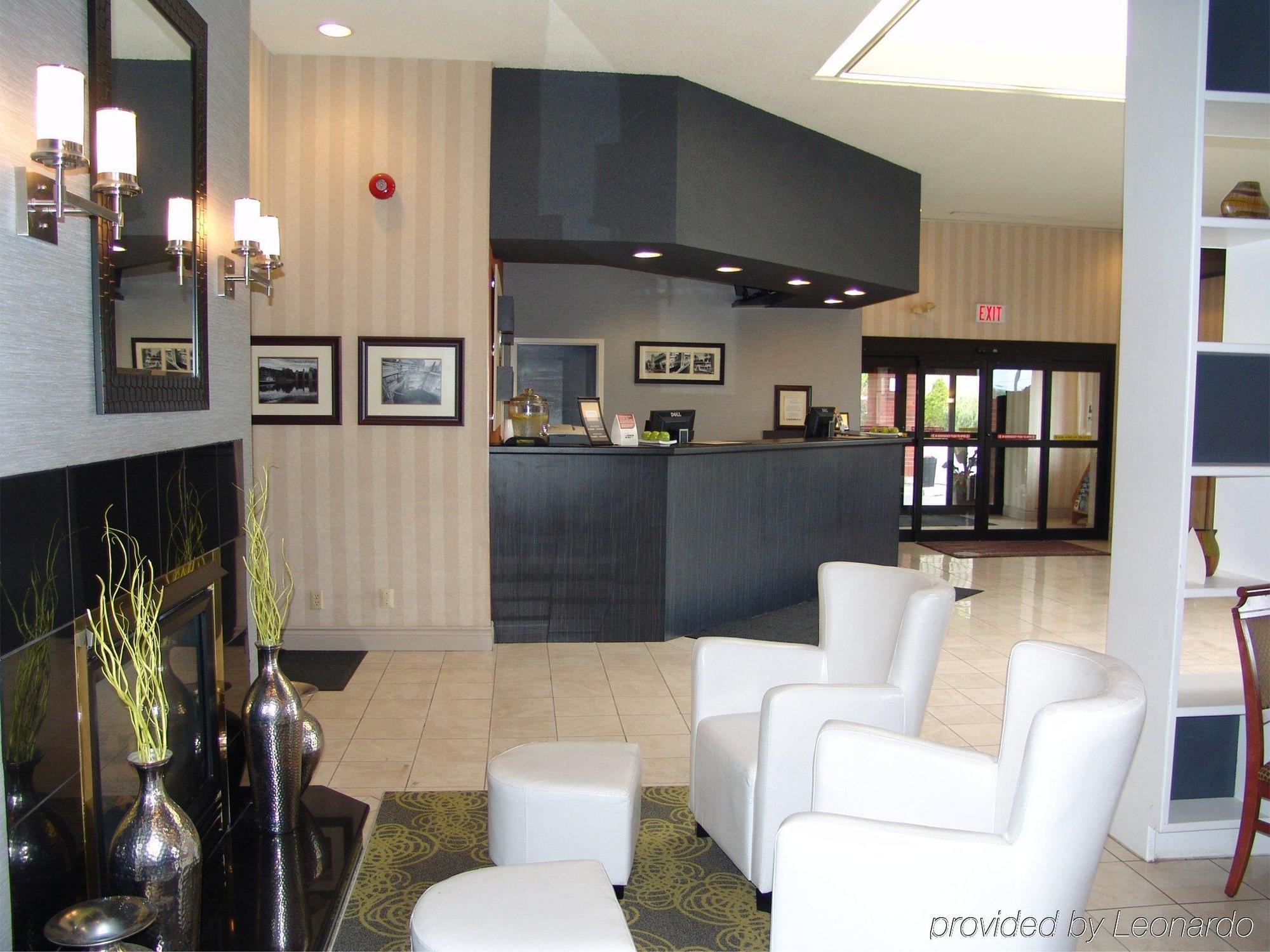 Comfort Hotel & Suites Peterborough Eksteriør billede